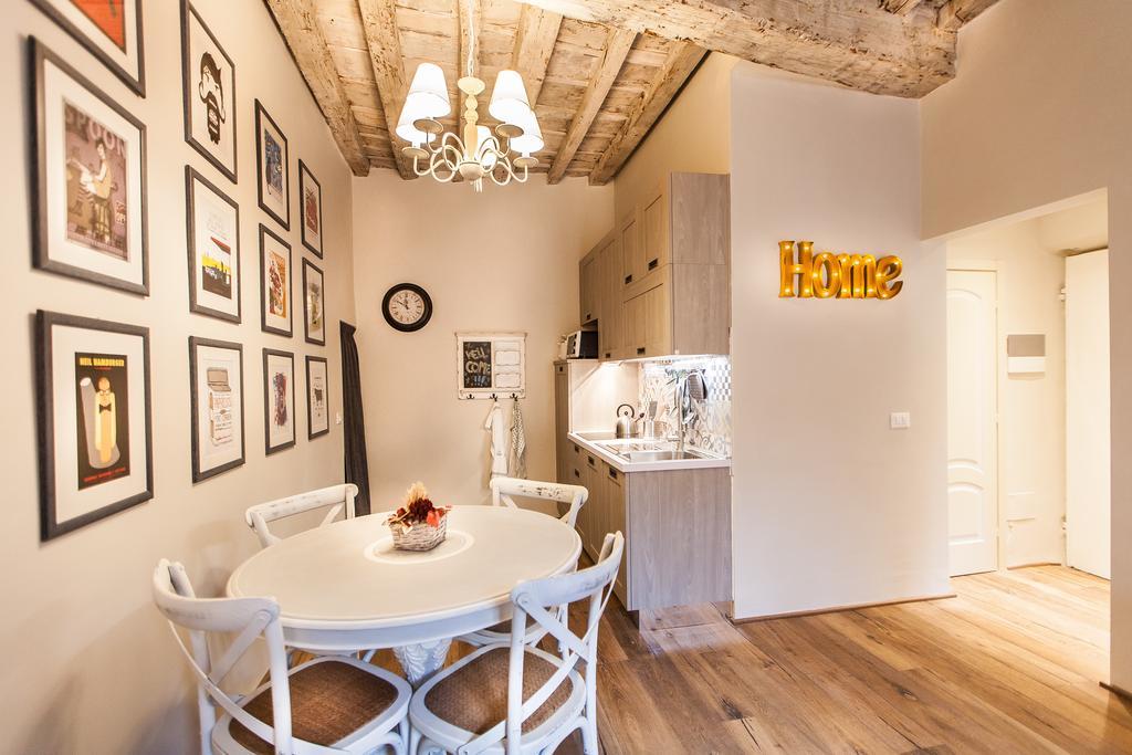 Boheme Apartment By Mamo Florens Exteriör bild